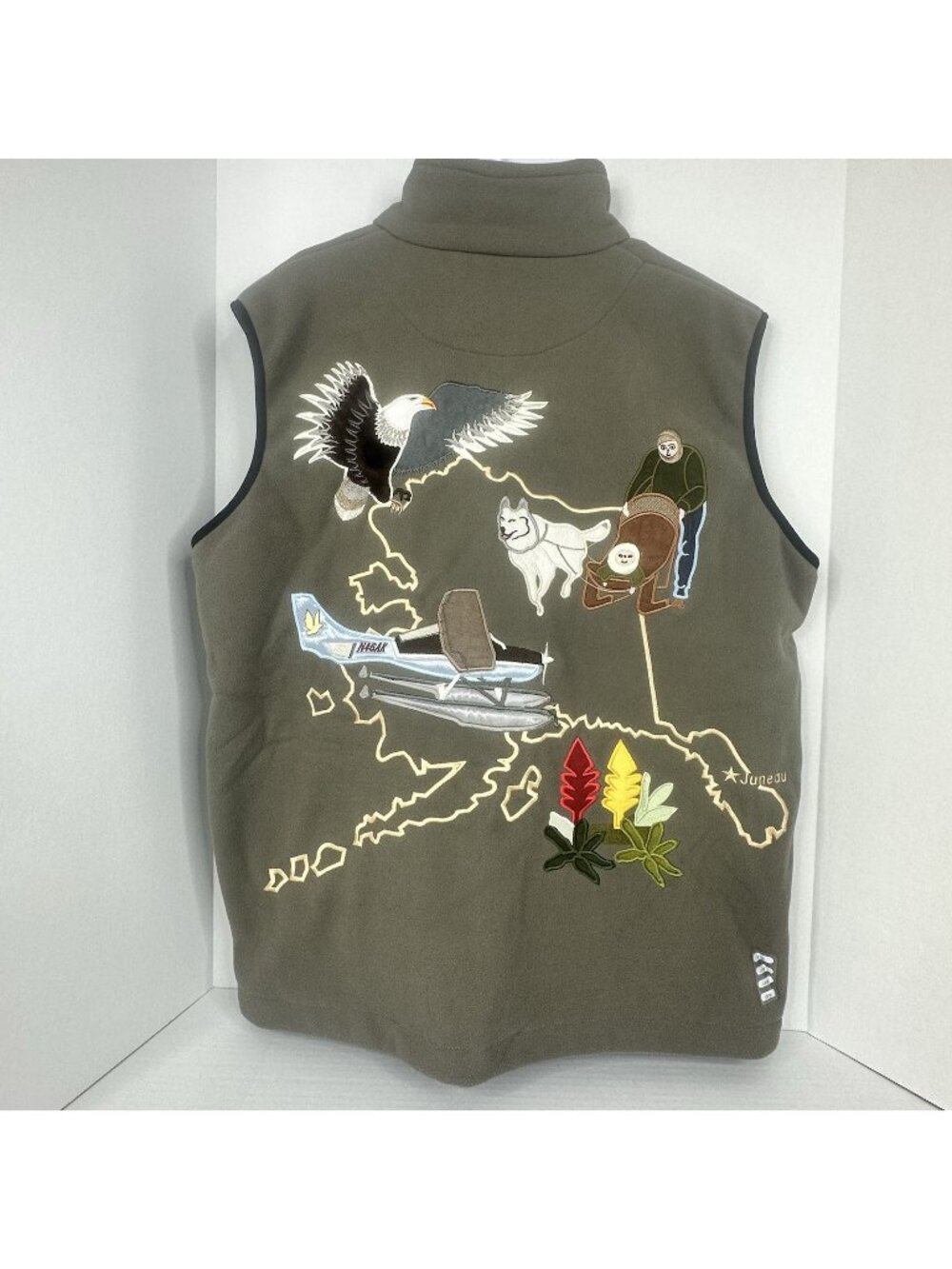 NWT Northern Lights Clothing Co. Fleece Vest L Alaska Embroidered Iditarod Tan